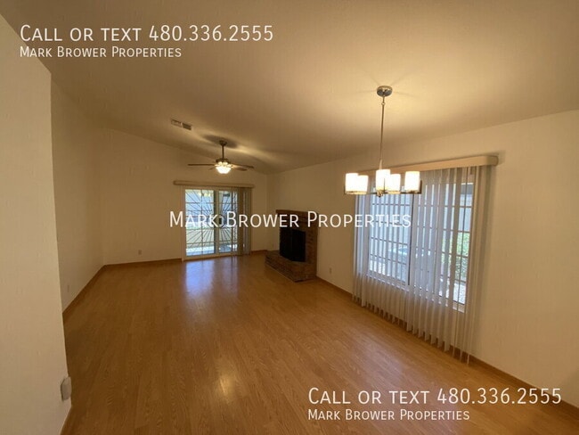 Building Photo - 1120 N Val Vista Dr