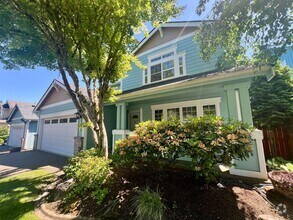 Building Photo - Well Maintained and Spacious 4 Bed