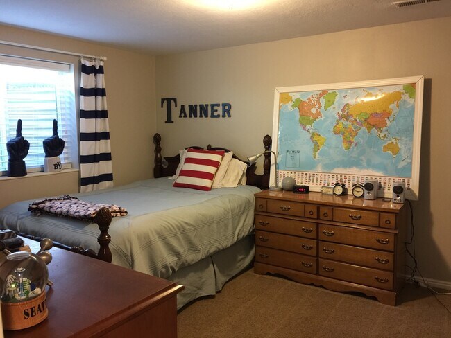 Building Photo - Large Family Lehi Home available now!