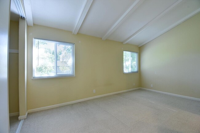 Building Photo - Remodeled townhouse with AC, Top Cupertino...