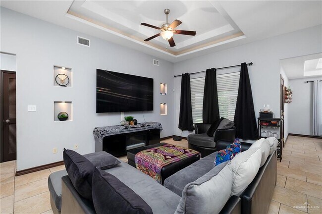 Building Photo - 13 Yellow Stone St