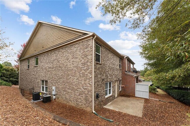 Building Photo - 3803 Manor View