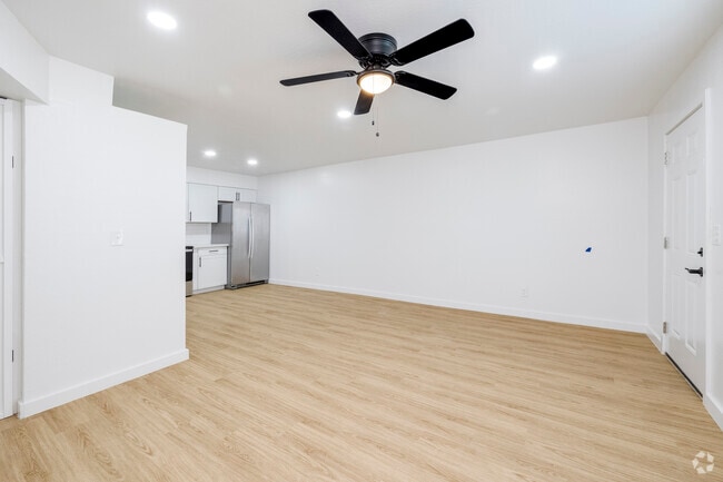 2BR, 1BA - 700SF - Living Room - Madison at North Mountain