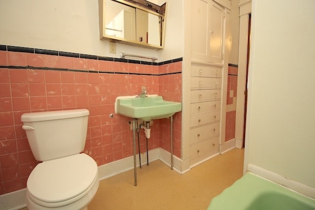 Building Photo - 1227 New Hampshire St