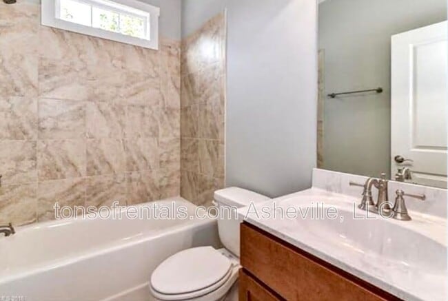 Building Photo - 8 Loblolly Ln