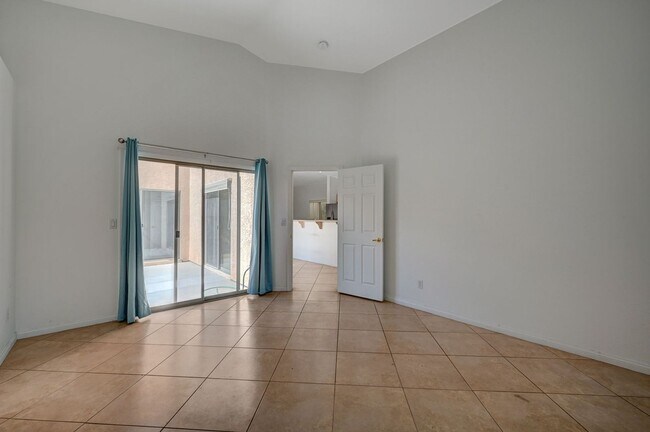 Building Photo - 121 Chatara Way