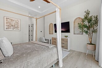 Building Photo - 745 103rd Ave N