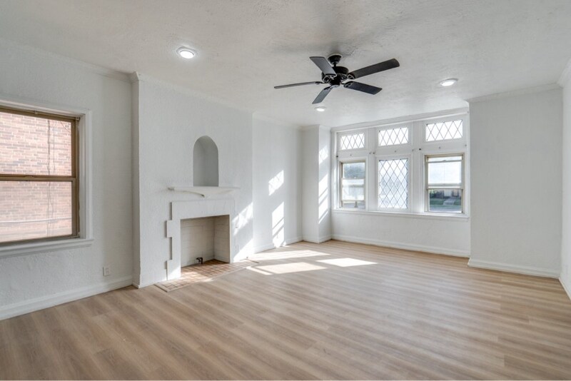 Primary Photo - 2828 S Moreland Blvd