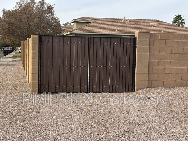 Building Photo - 2619 E Shannon St