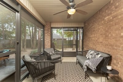 Building Photo - 6058 Stonechase Boulevard