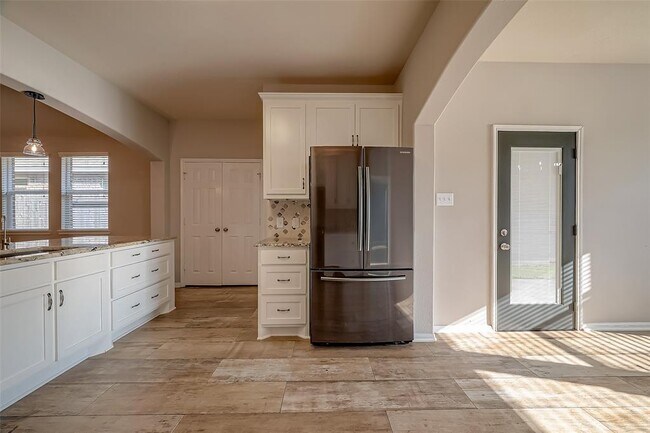 Building Photo - 8306 Hampton Bay Drive