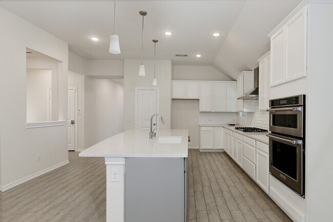 Building Photo - 130 Pioneer Canyon Pl