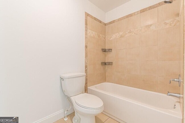 Building Photo - 1410 Eastland Rd SE