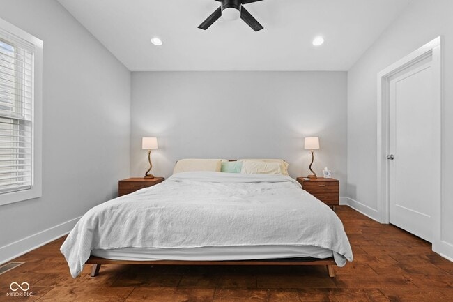 Building Photo - 2464 Broadway St