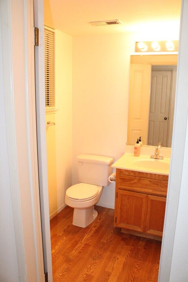 Building Photo - Waterfront Townhome In Pittsburg with Dock...
