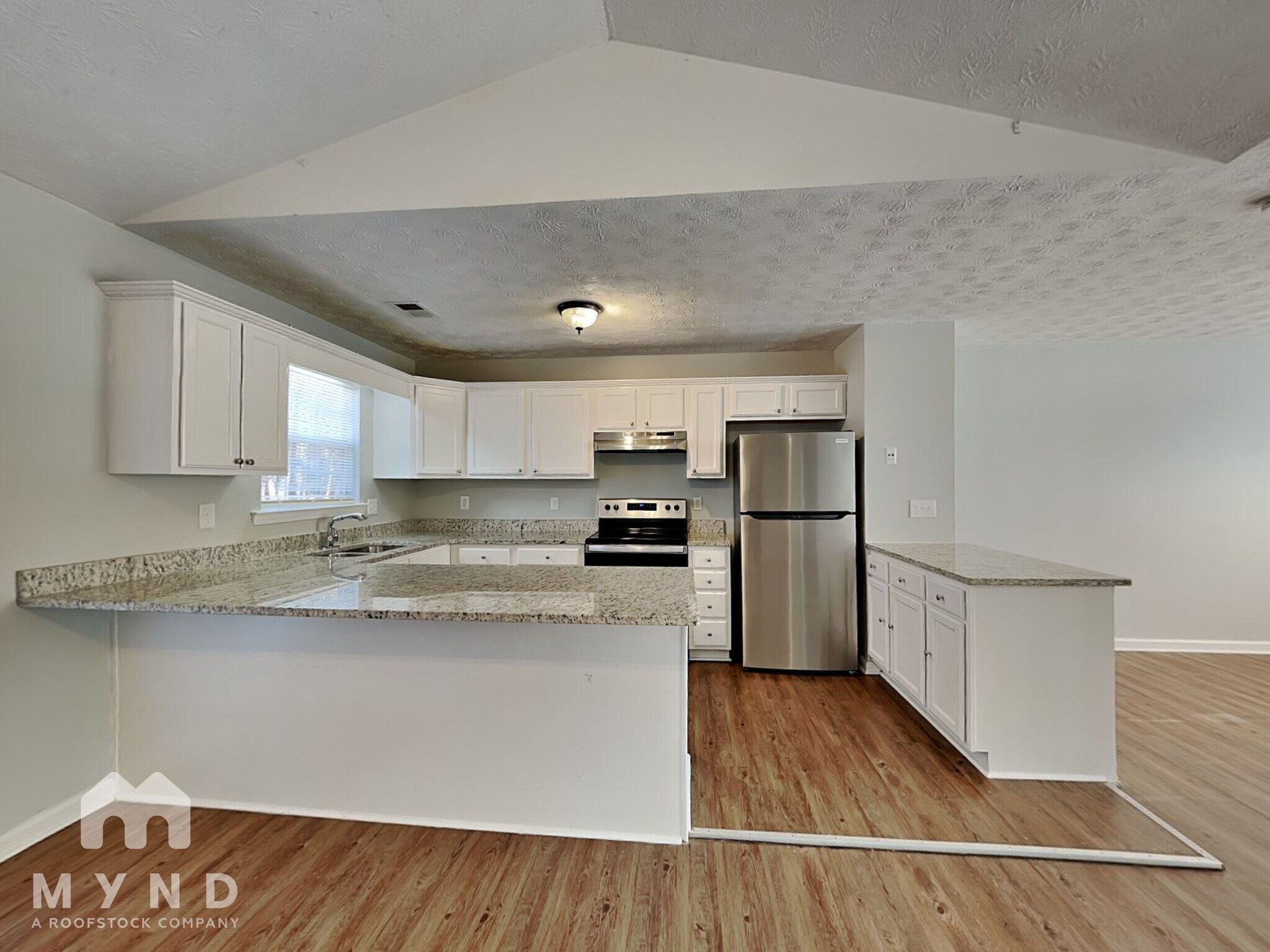 Building Photo - 375 Mountainview Dr