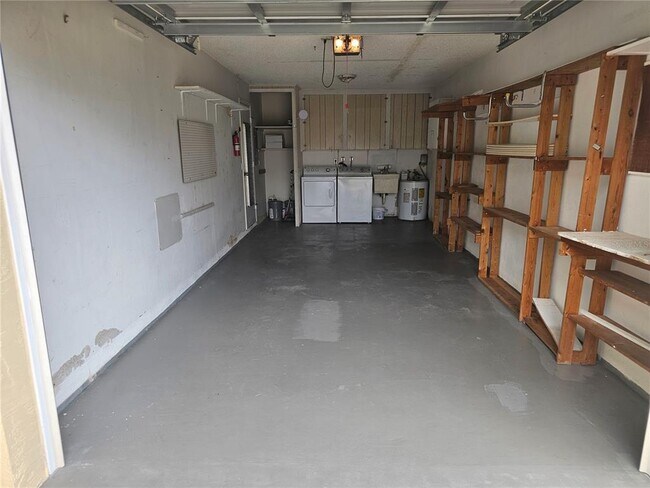 Building Photo - 1107 Queen Anne Dr