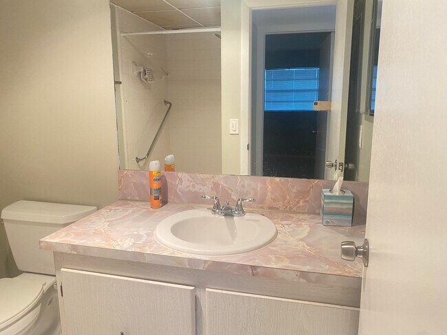 Building Photo - 177 Flanders C