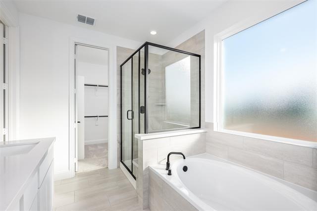 Building Photo - 1013 Rainshower Wy