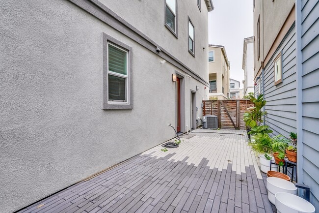 Building Photo - 2284 Solace Loop