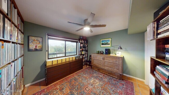 Building Photo - 520 Beach Blvd