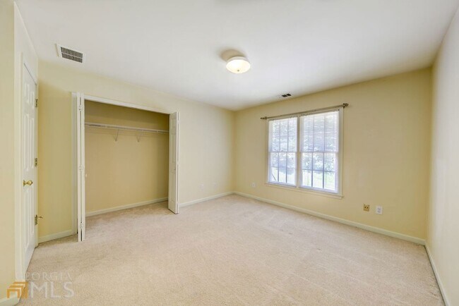 Building Photo - 4692 Bishop Lake Rd