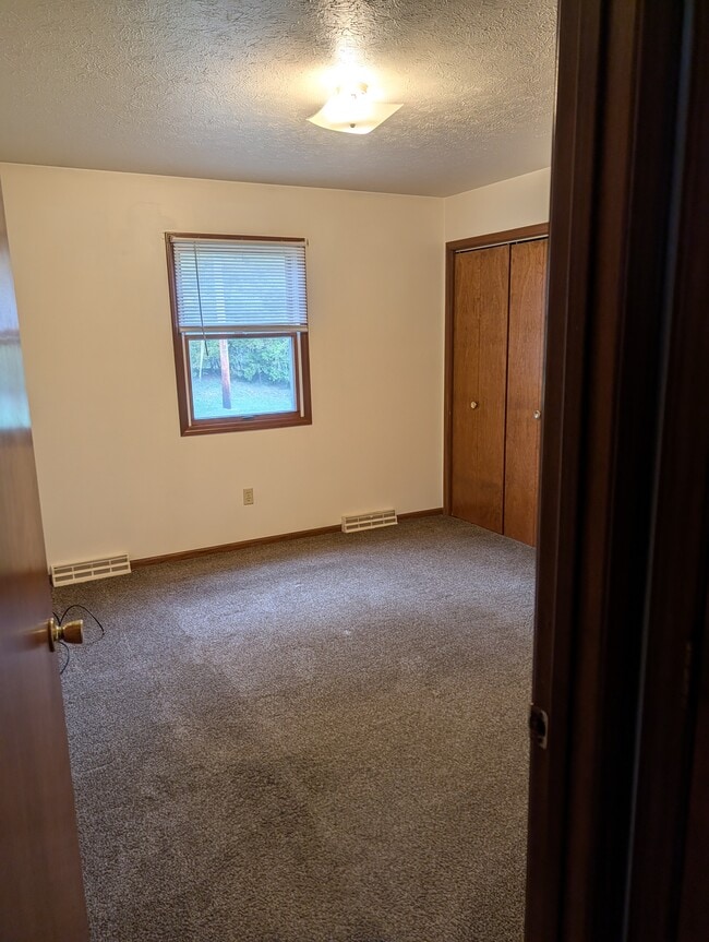 Building Photo - Third St Duplex