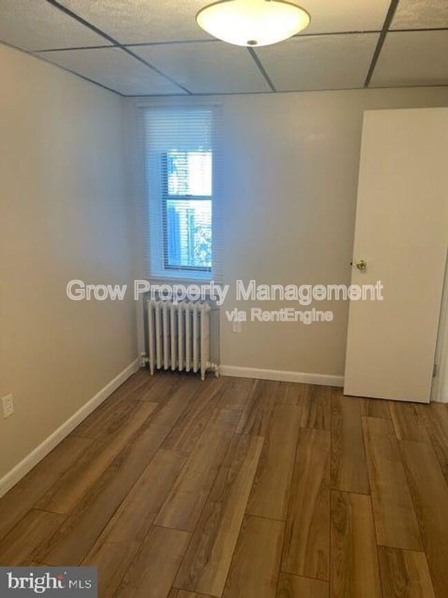 Building Photo - 925 Watkins St