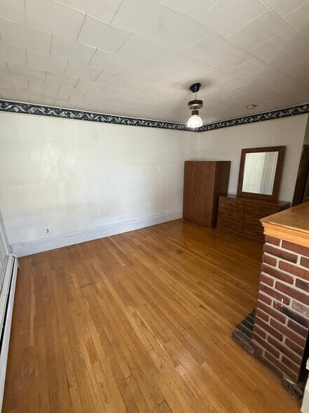 Building Photo - 74 Otis St