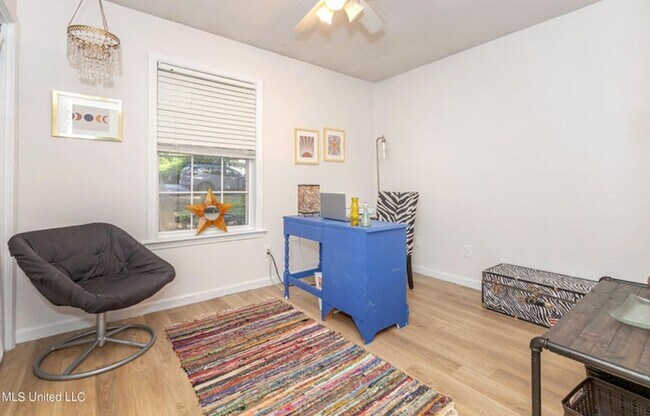 Building Photo - Downtown OS - Golf Cart District (Furnished!)