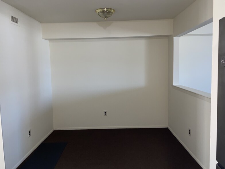 dining area - 1022 Gum Pl