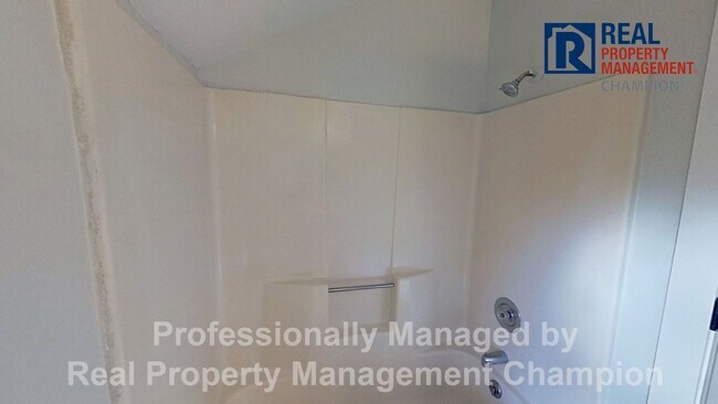 Building Photo - Beautifully Updated Home Featuring Fenced Yard and Hot Tub