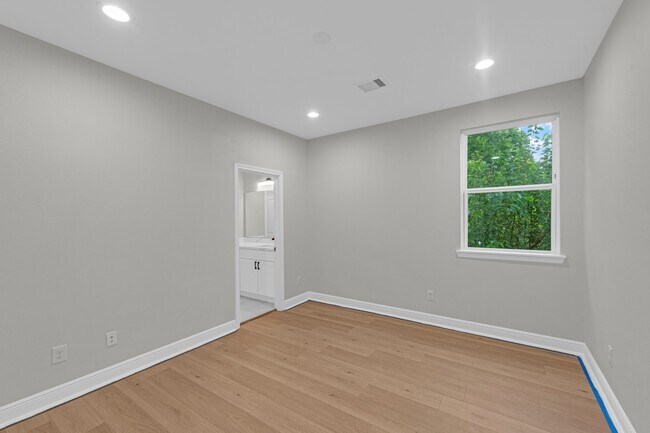 Building Photo - 5020 Sayers St