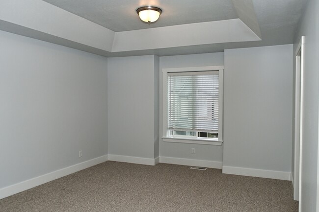 Building Photo - 2041 N 380 E