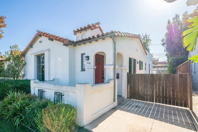 Primary Photo - Warm & Inviting Venice Beach Rental Home!