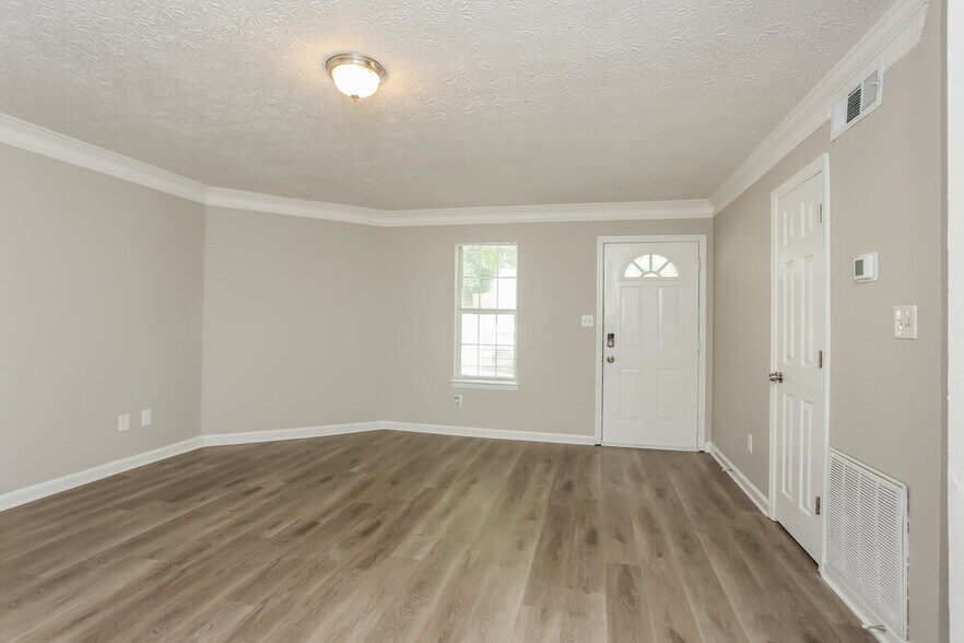 Building Photo - 1343 Ling Dr