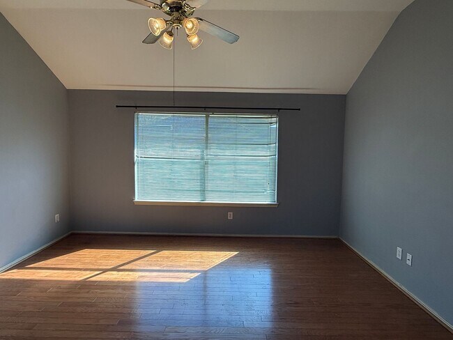 Building Photo - Room to Roam in Atascocita Park!