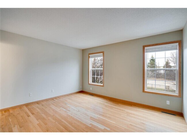 Building Photo - 917 Lindsey Ln