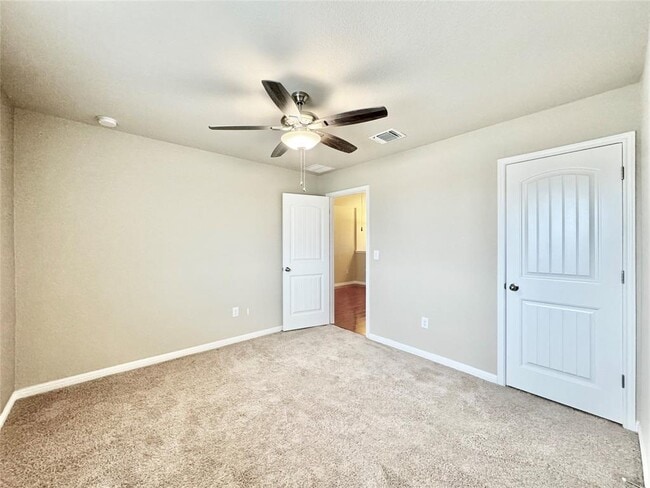 Building Photo - 407 Katmai Cir