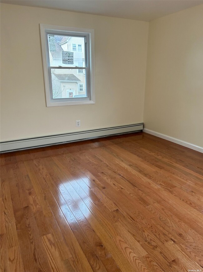 Building Photo - 115-28 Bedell St