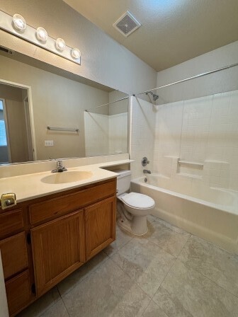 Building Photo - Nice Home in convenient location near ever...