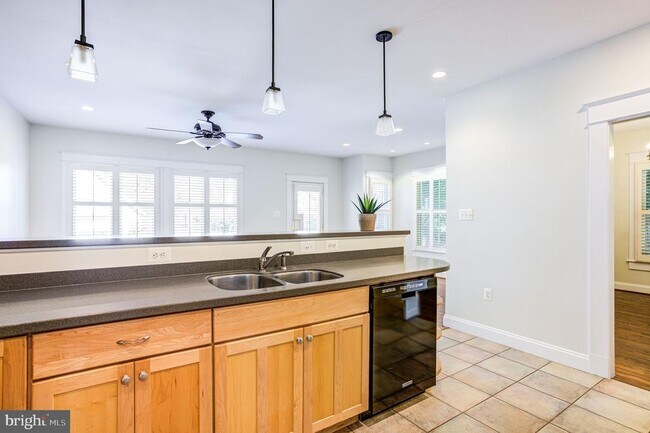 Building Photo - 1907 Luzerne Ave