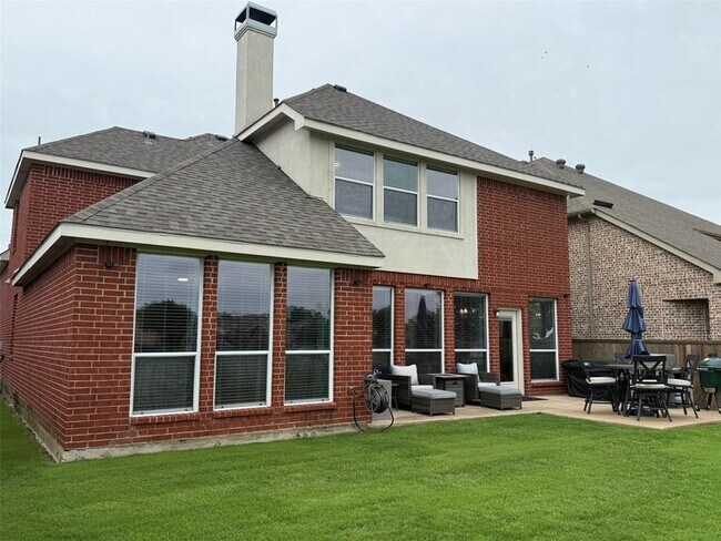 Building Photo - 1420 Somerset Dr