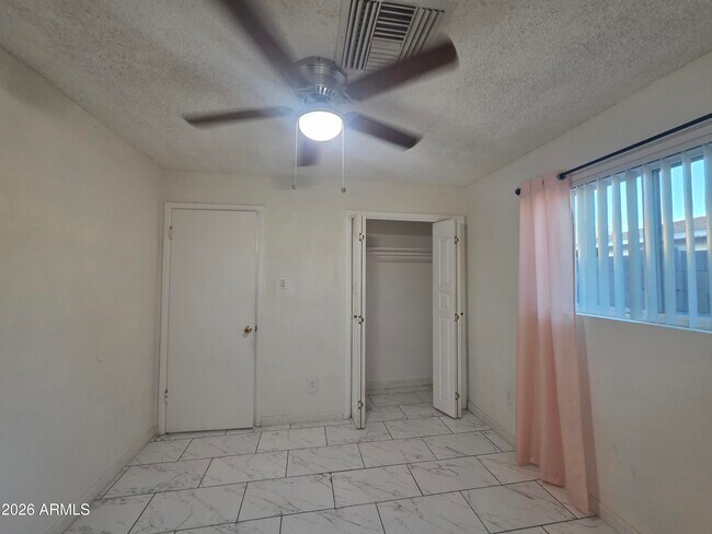 Building Photo - 4950 W Stella Ln