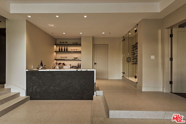 Building Photo - 16838 Oak View Dr