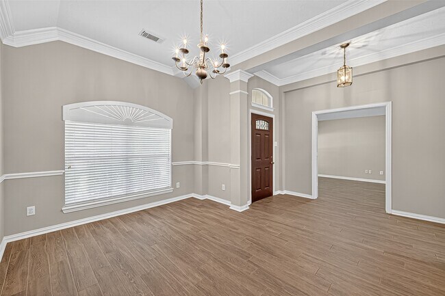 Building Photo - 7527 Rain Meadow Ln