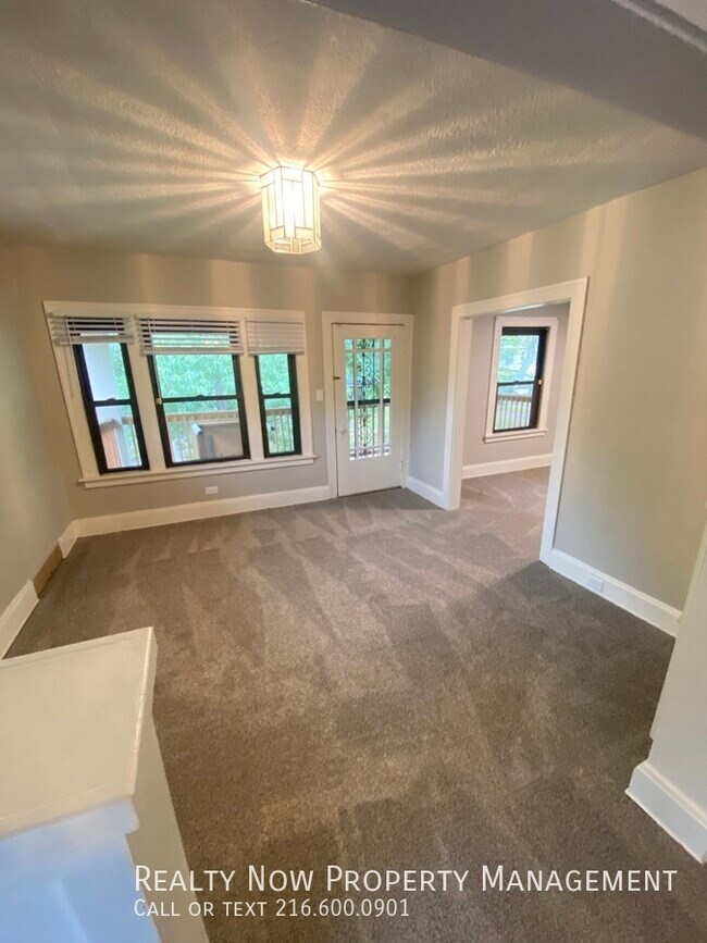 Building Photo - 9612 Lamontier Ave