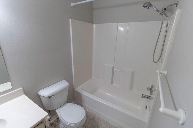 Building Photo - 214 Nikki Way