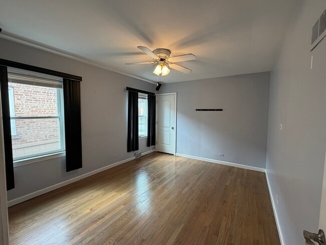 Building Photo - 8201 S Homan Ave