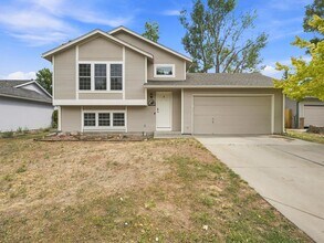 Building Photo - 2742 Pampas Dr